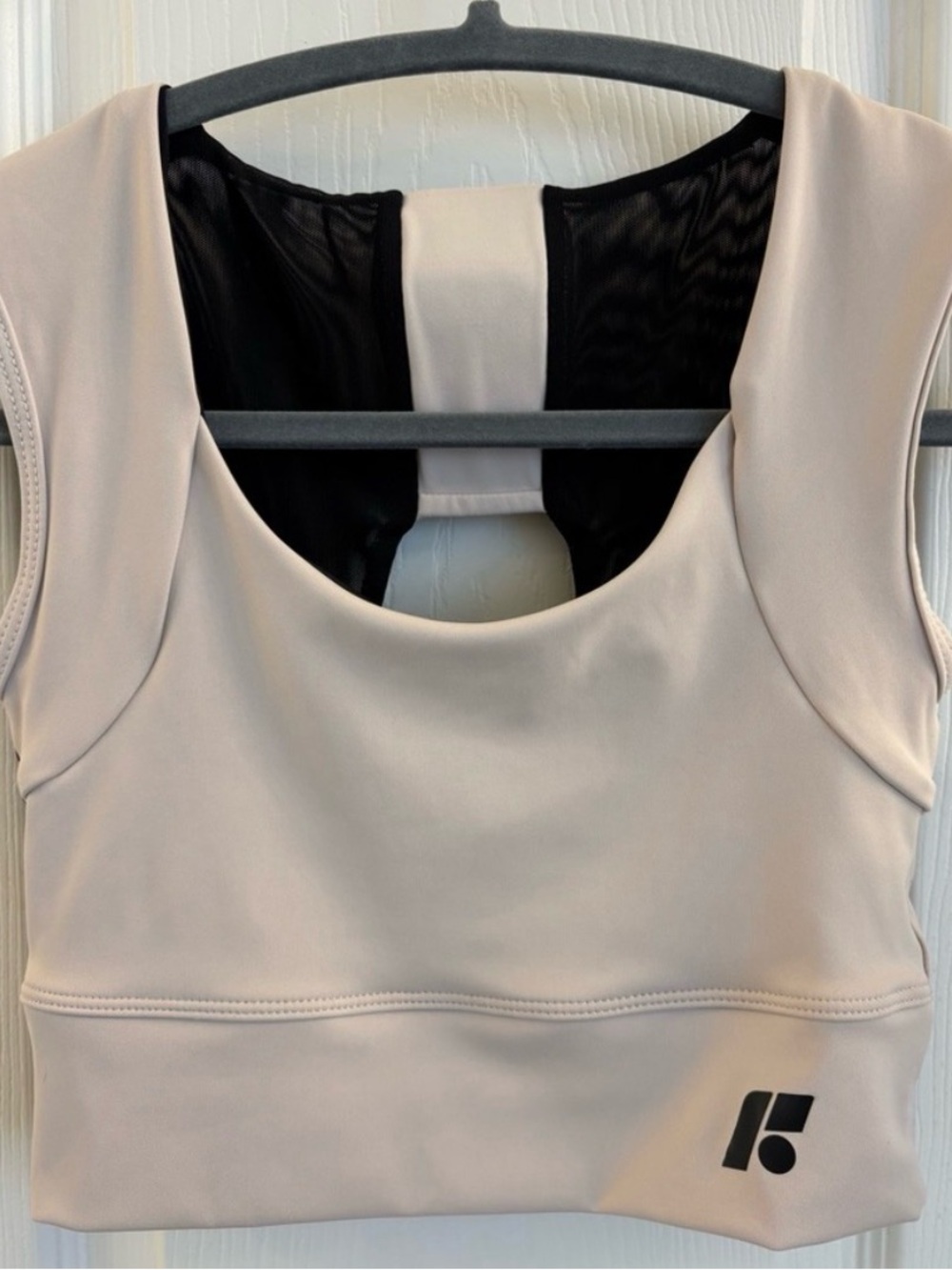 Women’s Scoop Neck Athletic Crop Top - Light Nude